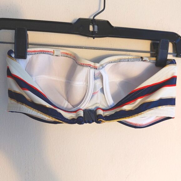 FigLeaves Santa Chuz Underwired Twist Bandeau Bkini Top Size 30D - Picture 5 of 8